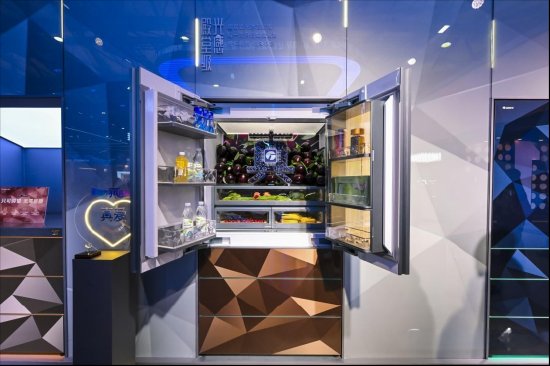  真技术驱动变革；格力AI创新点亮家居未来。 家电市场