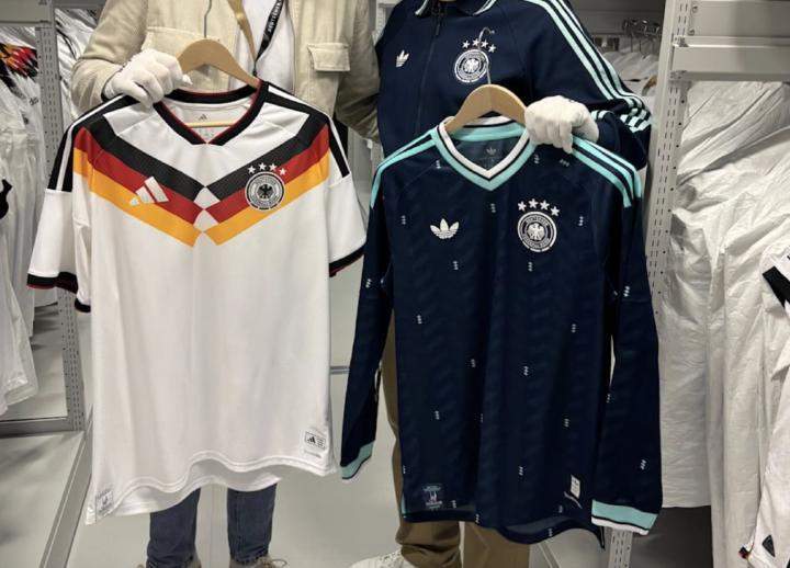  蓝调复刻：经典美学与品牌叙事的融合机制 IT技术 蓝调复刻：经典美学与品牌叙事的融合机制 IT技术