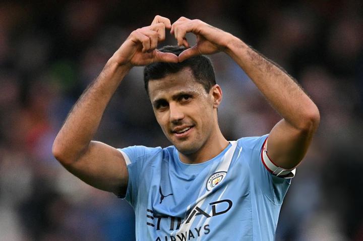  曼城高层与球迷：如何评估罗德里离队传闻的真实性与应对策略 体育新闻 曼城高层与球迷：如何评估罗德里离队传闻的真实性与应对策略 体育新闻