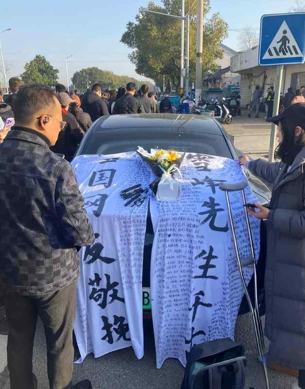  「教育传播现象」张雪峰模式的兴衰逻辑：一位信息中介者的行业启示录 教育招生