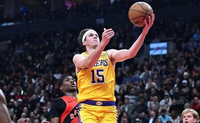  一个人撑起一支球队，却在最关键的时刻倒下了 体育新闻