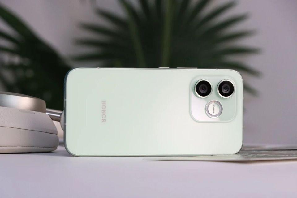  【深度拆解】荣耀X80i为何敢用金属中框？7000mAh续航实测数据来了 手机评测