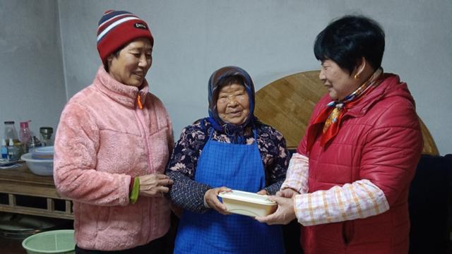 【深度复盘】非遗丝网花手艺人的十年社区深耕：技术积累与价值闭环方法论