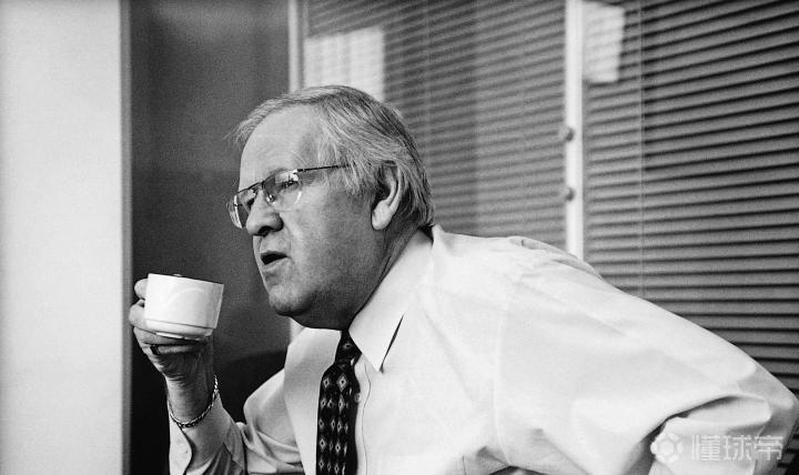 从斯坦福桥危机到欧冠门槛：科林·哈钦森的切尔西革命史