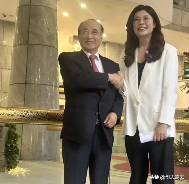  蓝营整合进行时：郑丽文访问行程背后的政治力学分析 新闻