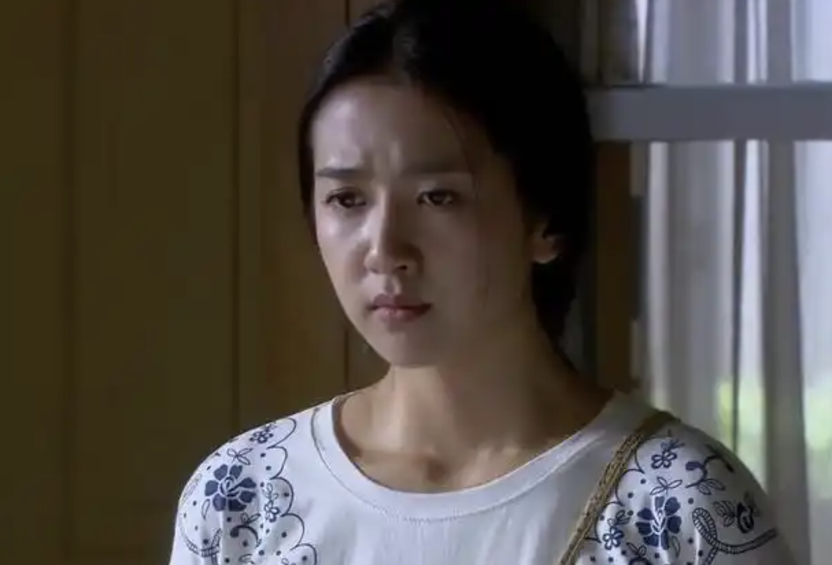  月薪八千的陷阱：一个年轻女孩在豪门工作中的惨痛教训 情感心理