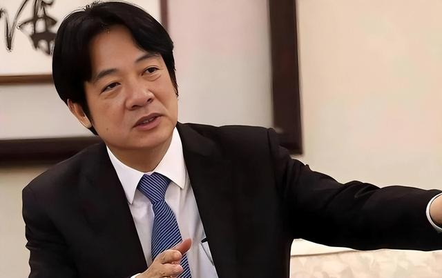 那个贴上五星红旗的孩子,让我看到了岛内沉默的期待 新闻 那个贴上五星红旗的孩子,让我看到了岛内沉默的期待 新闻