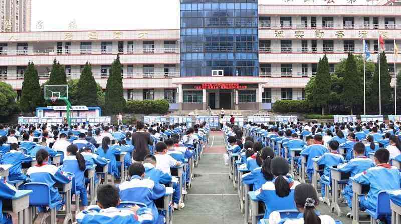 当2398颗童心在赛场上跳动:一位副校长与一场改变孩子未来的比赛 教育招生 当2398颗童心在赛场上跳动:一位副校长与一场改变孩子未来的比赛 教育招生