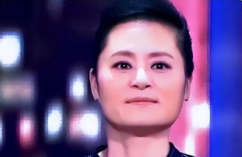 从巅峰到谷底：一位歌后的职业断崖与制度性风险复盘